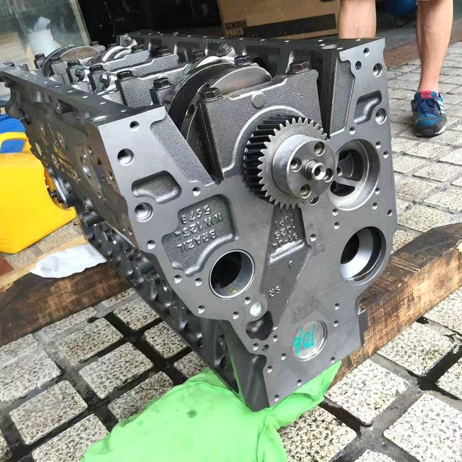 PC200-7康明斯中缸总成