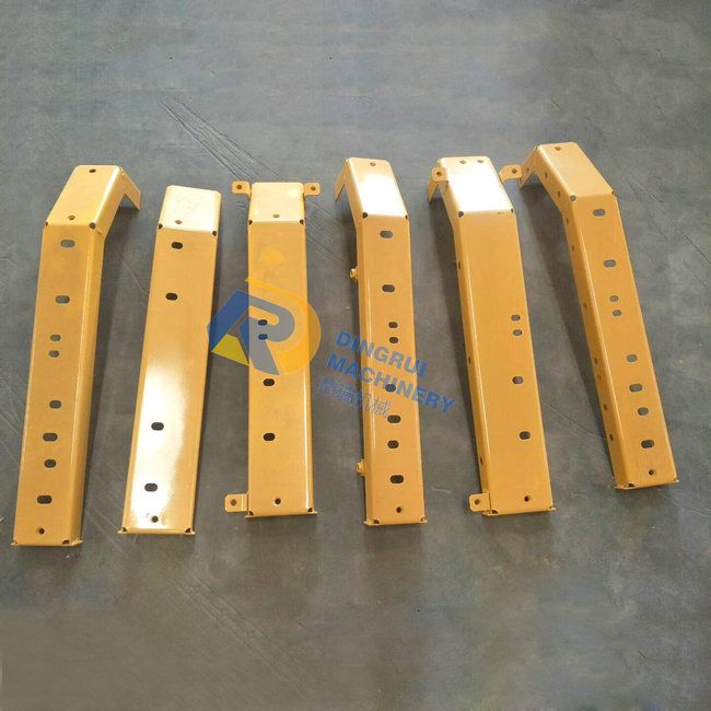 Komatsu Side door post